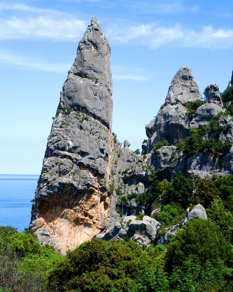 Fotolia_48192145_Subscription_XL_baunei-escursione-cala-goloritzei